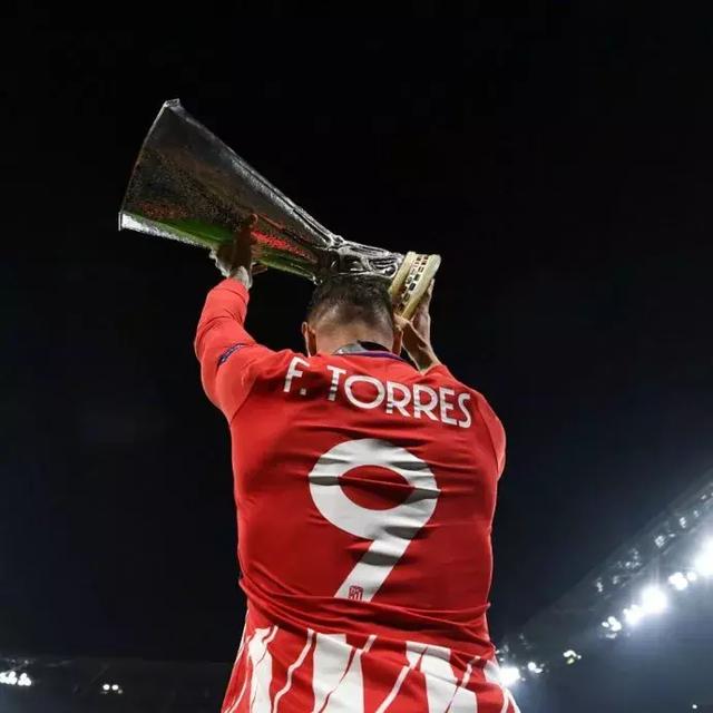 《银河补习班》昆明路演成“眼泪引爆器” 网友私信导演“检讨”爱错方式:beat365官网(图3) beat365官网