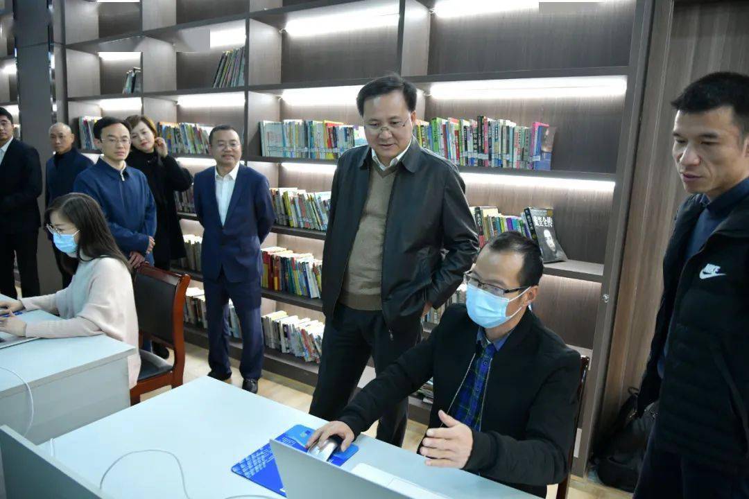 beat365官网|
坚持移动优先 讲好龙港故事!省委宣传部来龙港市融媒体中心调研(图2) beat365官网|
坚持移动优先 讲好龙港故事!省委宣传部来龙港市融媒体中心调研(图2)